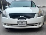 Nissan Altima-1