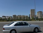 Mercedes E 240-5