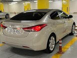 Hyundai Elantra-7