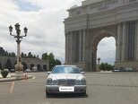 Mercedes E 240-1
