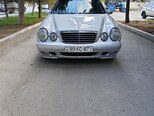 Mercedes E 270-1