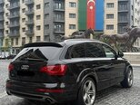 Audi Q7-6