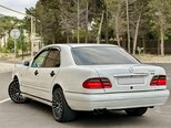 Mercedes E 280-11