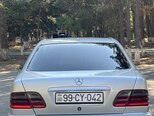 Mercedes E 270-8