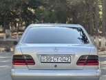 Mercedes E 270-7
