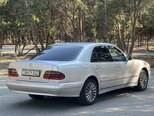 Mercedes E 270-6