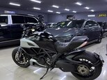 Ducati Diavel-6
