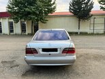 Mercedes E 220-4