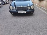 Mercedes E 220-1