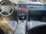 Mercedes E 220-11