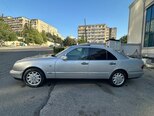 Mercedes E 240-4