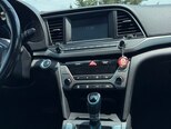 Hyundai Elantra-12