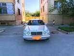 Mercedes E 230-1