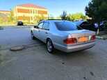 Mercedes E 230-5
