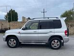 Mitsubishi Pajero io-7