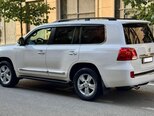 Toyota Land Cruiser-6