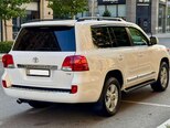 Toyota Land Cruiser-7