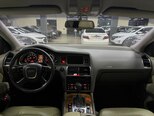 Audi Q7-11