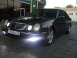 Mercedes E 280-1