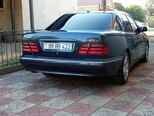 Mercedes E 280-9