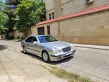Mercedes E 240-3