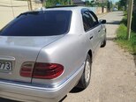 Mercedes E 200-8