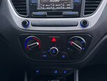 Hyundai Accent-11