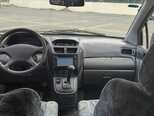 Mitsubishi Chariot Grandis-11