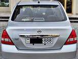 Nissan Tiida-2