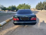 Mercedes E 220-2