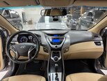 Hyundai Elantra-21
