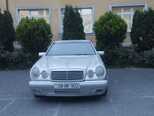 Mercedes E 230-1