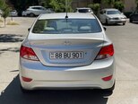 Hyundai Accent-5