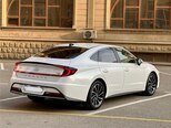 Hyundai Sonata-12