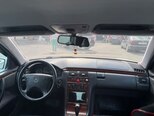 Mercedes E 270-3