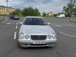 Mercedes E 270-1