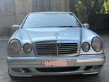 Mercedes E 230-1