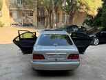 Mercedes E 230-8