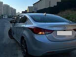 Hyundai Elantra-3