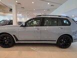 BMW X7-7