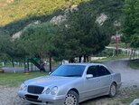 Mercedes E 200-1