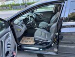 Hyundai Elantra-12