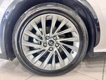 Toyota bZ3-9