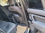 Land Rover Defender-8