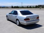Mercedes E 240-5