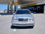 Mercedes E 240-1