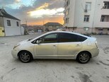 Toyota Prius-2