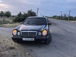 Mercedes E 230-1