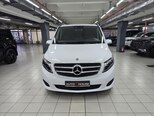 Mercedes V 220-2