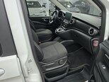Mercedes V 220-11